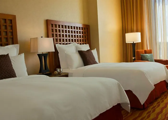 Renaissance Phoenix & Conference Center 4*