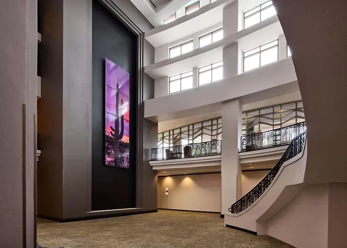 Hotel Renaissance Phoenix & Conference Center