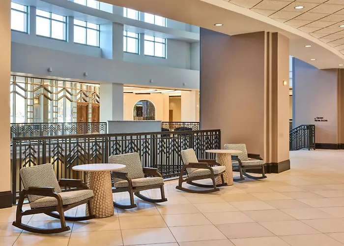 Renaissance Phoenix & Conference Center 4*