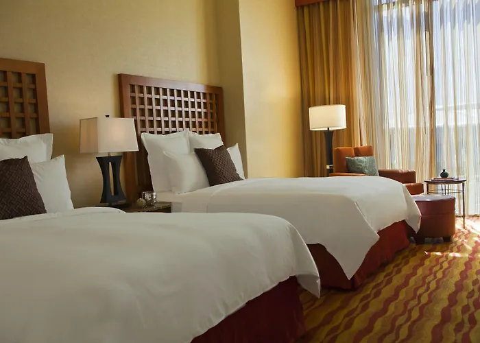 Renaissance Phoenix & Conference Center Hotel 4*