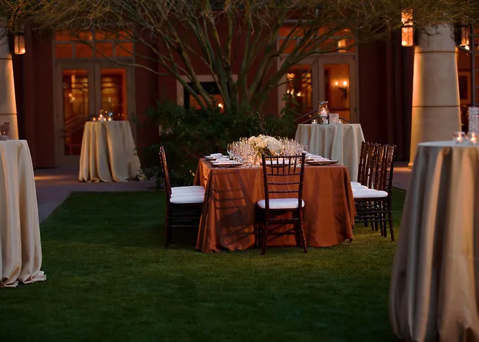 Hotel Renaissance Phoenix & Conference Center 4*
