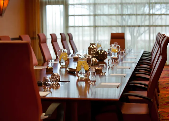 Renaissance Phoenix & Conference Center 4*