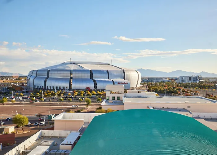 Renaissance Phoenix & Conference Center Hotel 4*