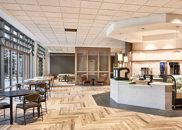 Renaissance Phoenix & Conference Center Hotel 4*