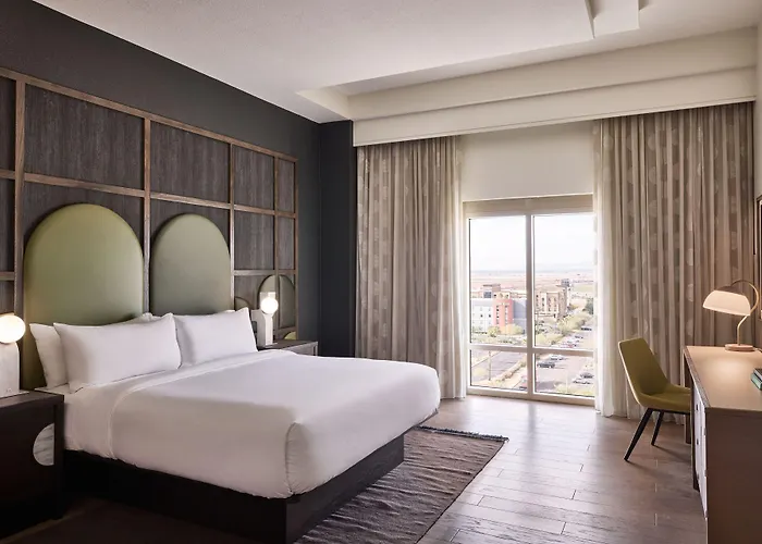 Renaissance Phoenix & Conference Center Hotel