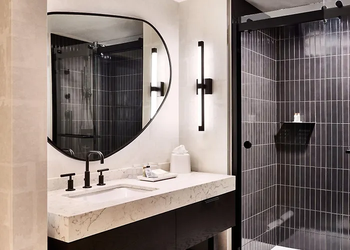 Hotel Renaissance Phoenix & Conference Center 4*